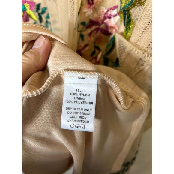 Kiyonna NWOT Women's Beige Floral Embroidered Mesh Elbow Sleeve Midi Dress Sz 2X - Picture 11 of 14